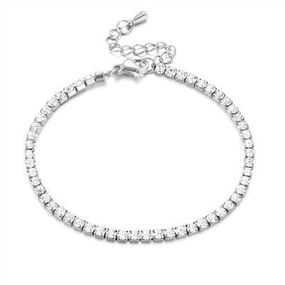 Ruostumattomasta teräksestä valmistettu tennisranneke