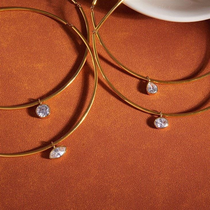 Luxury Zircon Pendant Necklaces factory
